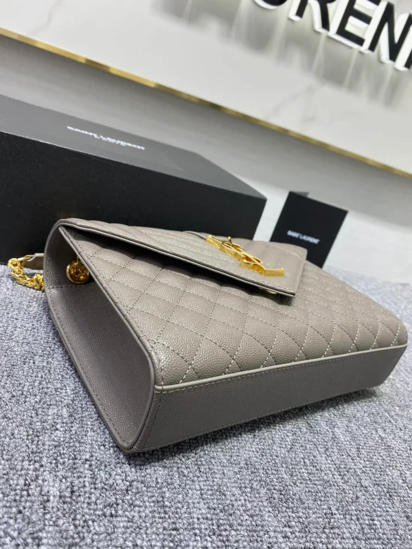 Saint Laurent Messenger Bag Size: 24x17.5x6 Code: 392739