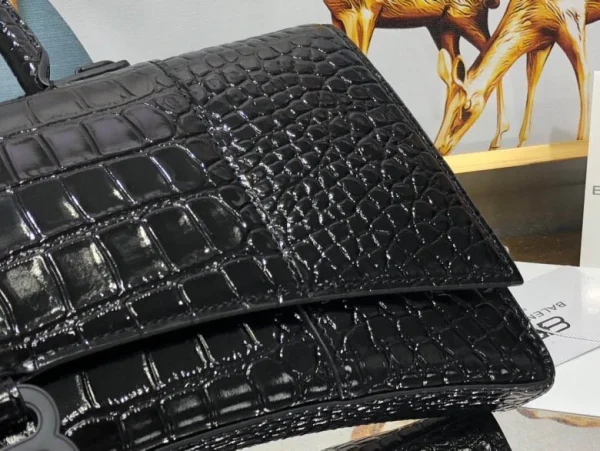 Balenciaga Handbag Model: DG-1007 Size: 6*15*35cm