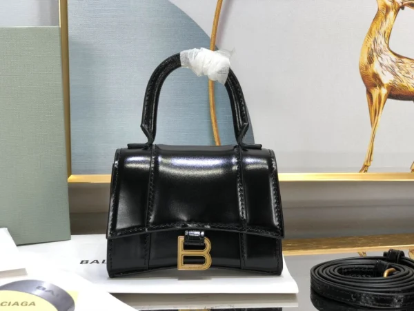 Balenciaga Paris Model: LG0115 Size: 11.5x14x4.5cm