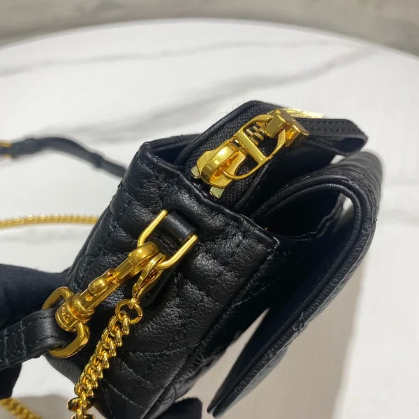 Caro Chain Clutch Bag Size:17.5*10.5*5cm