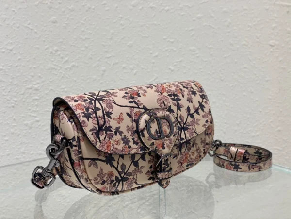 Bobby East-West bag Size 22cmx13x5