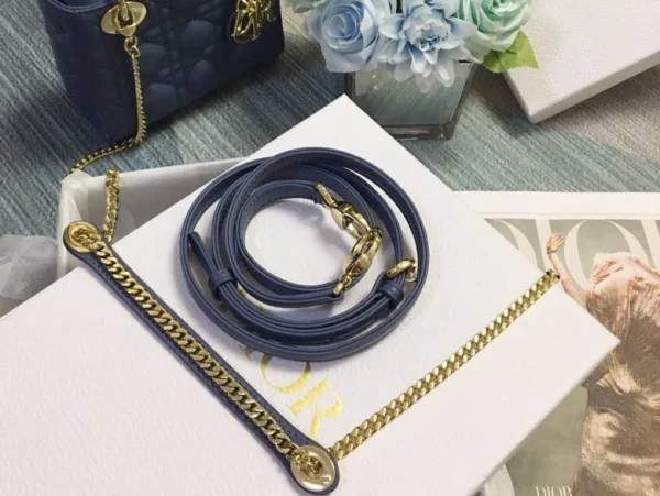 Blue Sheepskin Bag Size: 17cm