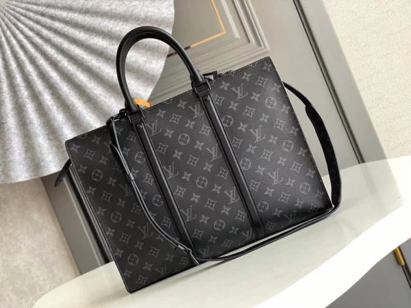 LV Model No.: M56319 M45392 Size: 20*14*8cm