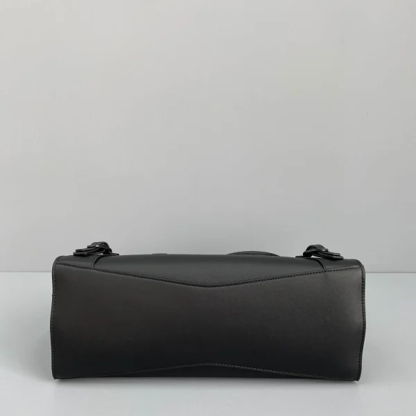 Balenciag* Neo Classic biker bag Model: 1991 Size: 25*33*13*20cm