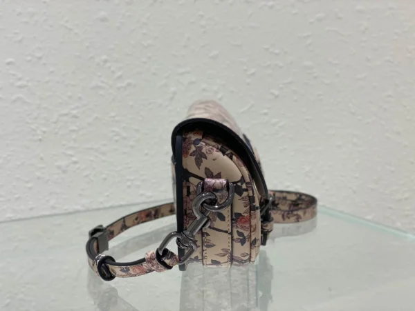 Bobby East-West bag Size 22cmx13x5