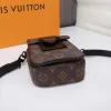 Louis Vuitton Model No. 69405 Size: 15x17x8 cm