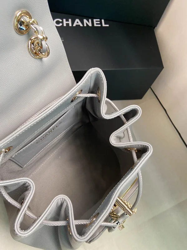 Backpack size: 19*20*12cm Model number: AS3530