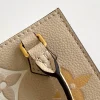 Louis Vuitton Size: 14.0 x 17.0 x 5.0 cm