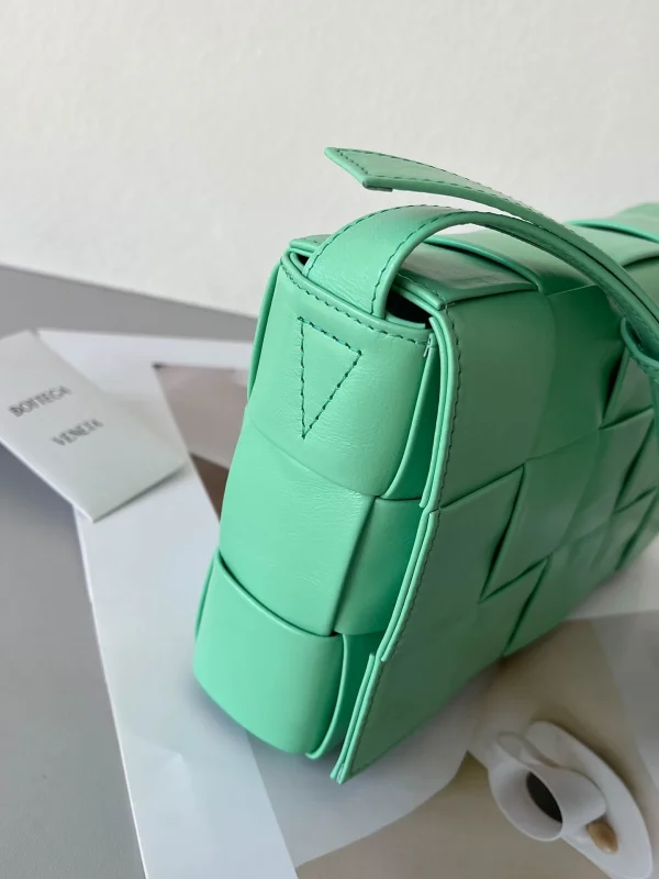 BV Cassette bag Size: 23x15cm 667298 Spring Green