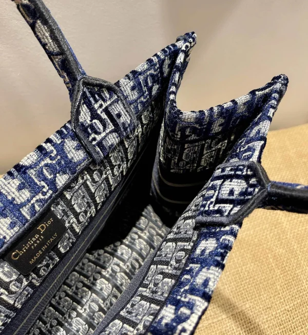 Book Tote  Collection   Size: 41.5cm 36cm