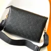 Louis Vuitton Size: 34 x 24 x 12 cm