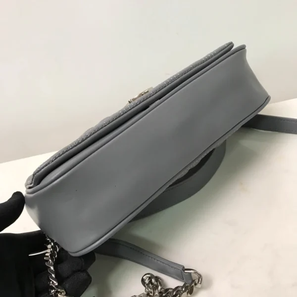 Lola bag Size:W23 x H13 x D6cm Code:650678