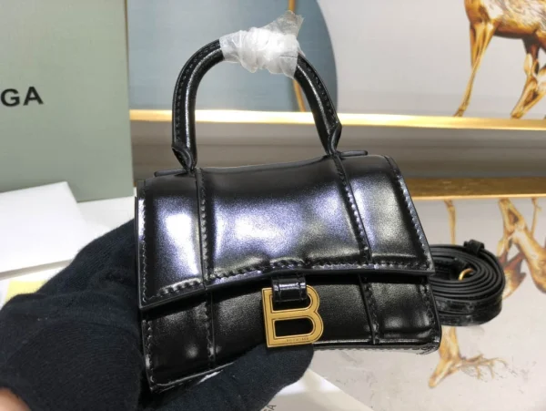 Balenciaga Paris Model: LG0115 Size: 11.5x14x4.5cm