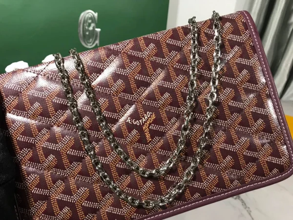 Alexandre Chain Bag Size: 24*15*6cm