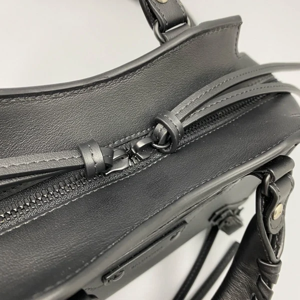 Model: 1992 Size: 16.5*22*9*14.5cm