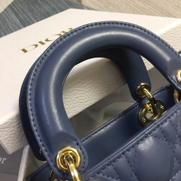 Blue Sheepskin Bag Size: 17cm