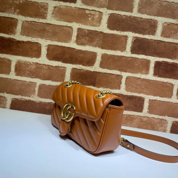 Model: 446744 Size: 23x14x6cm