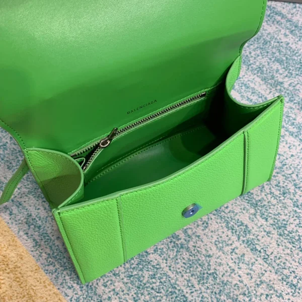 Diamond bag Model: 8895 Size: 23x10x24