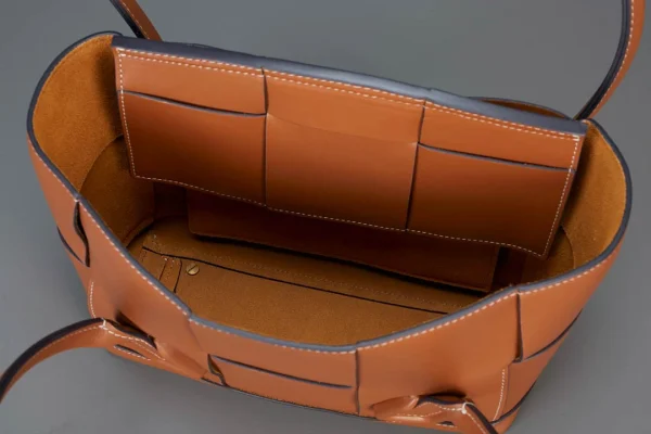 BV Bottega Veneta Arco33 Series Bag Size: 33x21cm