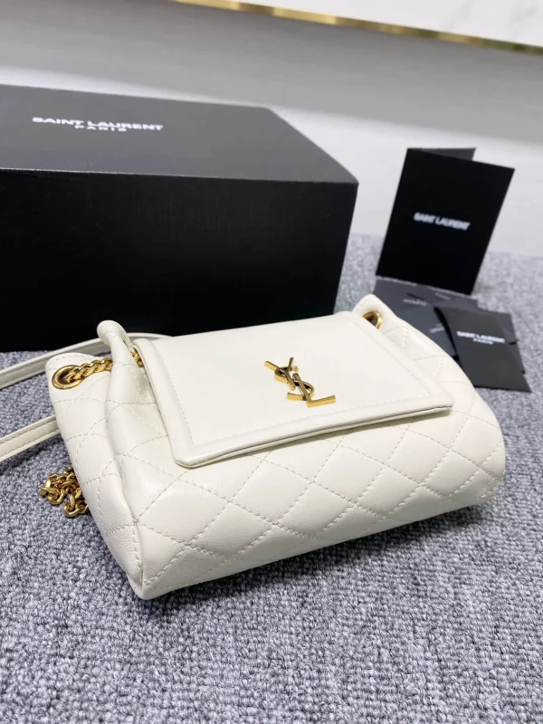 Lambskin Size: 18x13x6cm Code: 672838