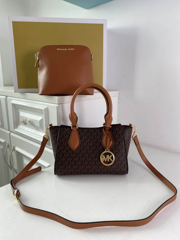 Michael kors MK jetset Size: 22cm*19cm*10cm
