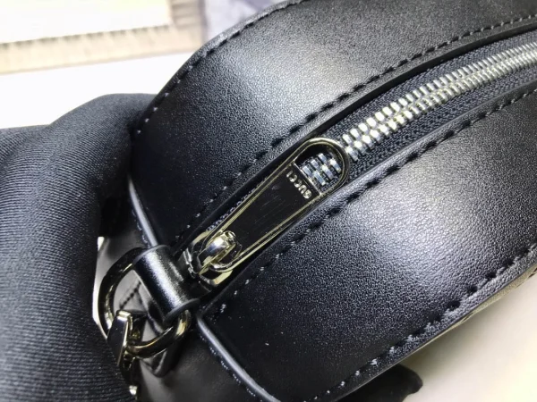 Model: 574886 Size: 24.5x15x7cm