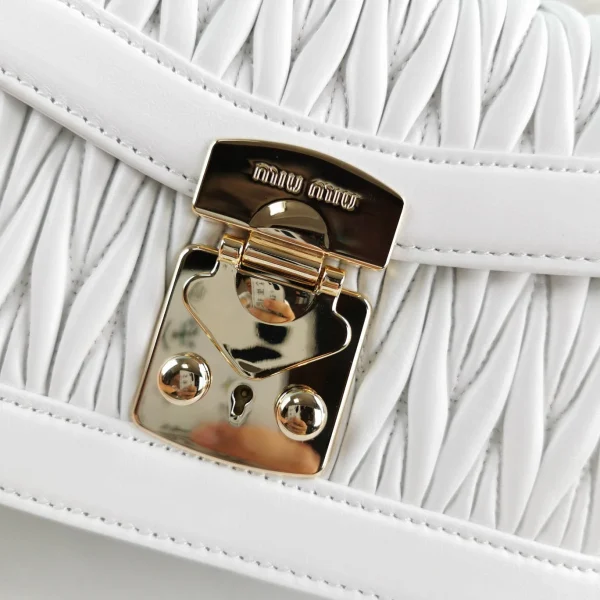Miu Miu white Model: 5BD083 Size: 22X14X8cm