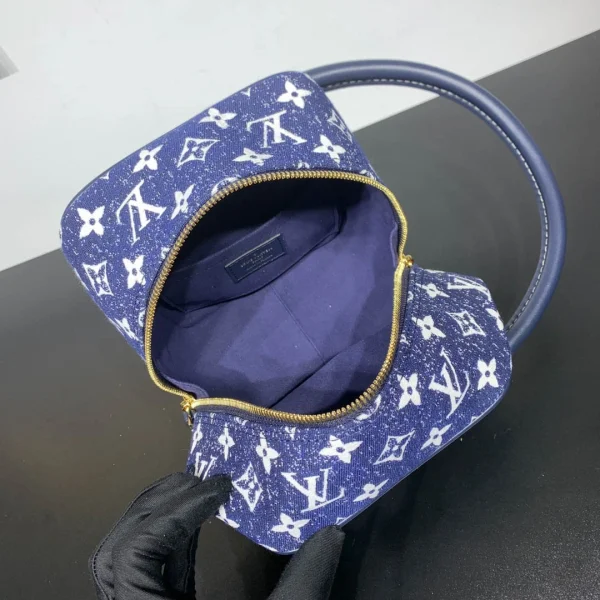 Louis Vuitton Size: 16.0x16.0x16.0CM