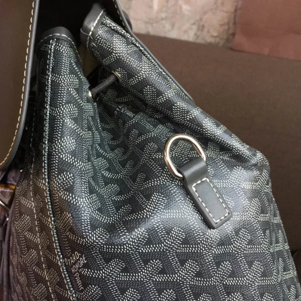 GOYARD shoulder bag size:31*15*40cm