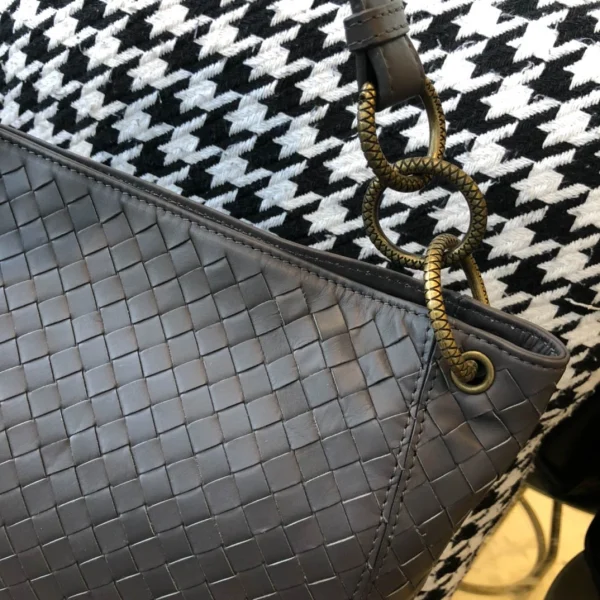 BV Briefcase Size: 33cm Grey