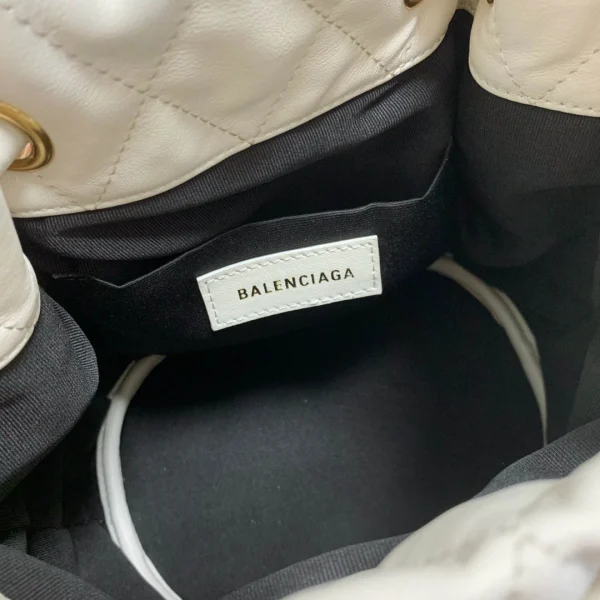 Balenciaga bucket bag Model: A98