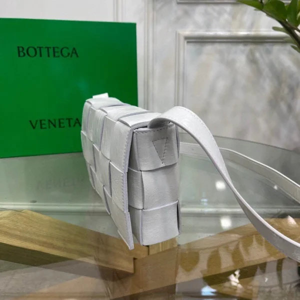 BV Bottega Veneta Cassette bag Size: 23x15cm