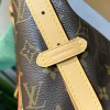 Louis Vuitton size: 29*12*24cm