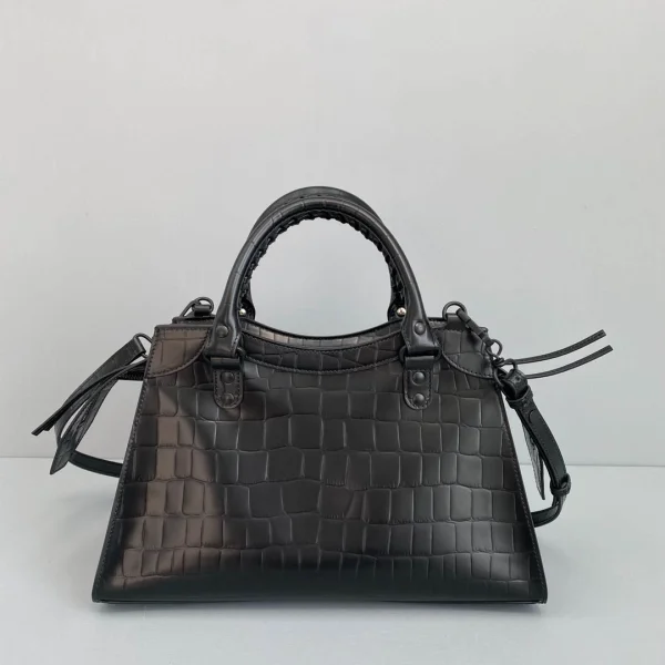 Balenciag* Neo Classic Biker Bag Size: 1991 Medium: 25*33*13*20cm