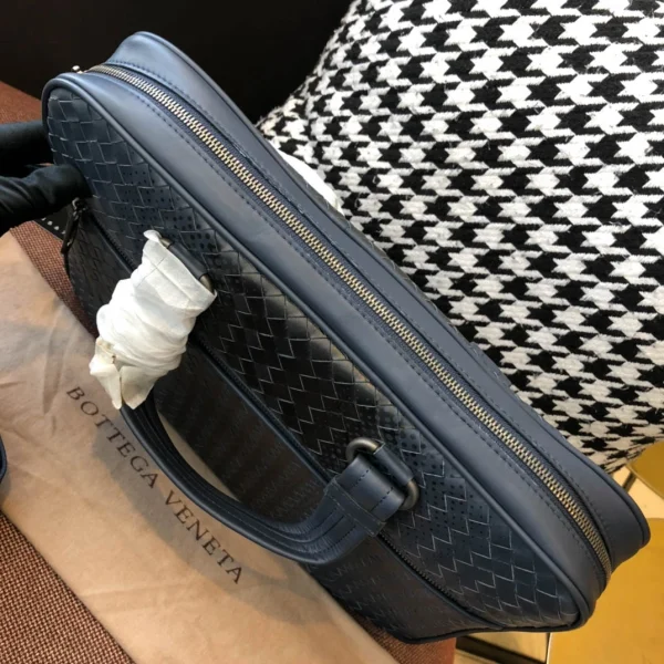 BV Briefcase Size: 38cm Blue