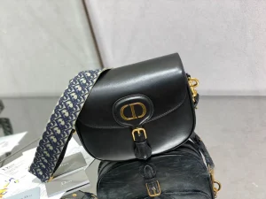 BOBBY Clutch Size: 27 x 8 cm