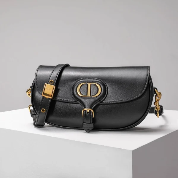 Bobby East-West Underarm Bag Handbag Size: 2029 Size 22x13x5cm
