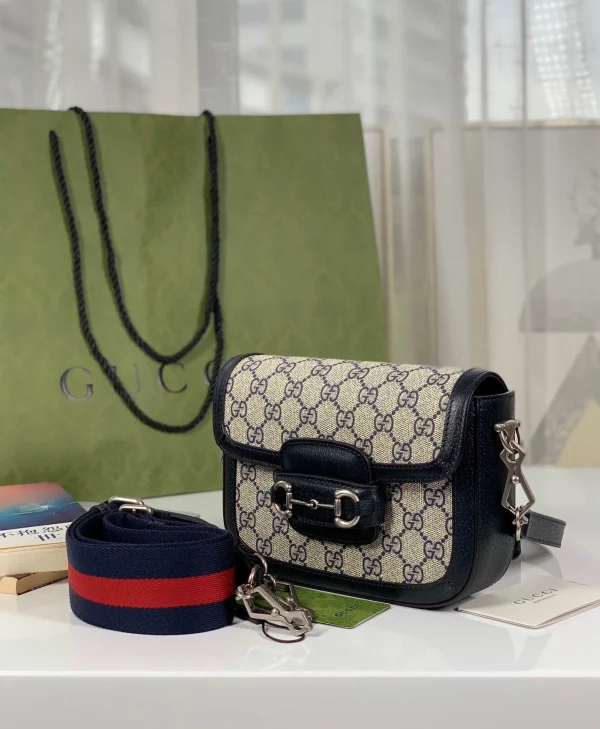 Model: 658574 Size: 20.5X14.5X5.5cm