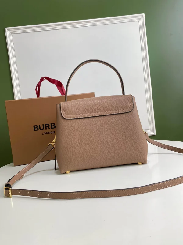 Calfskin bag Size:W25.5*H29*D10cm Code:400123