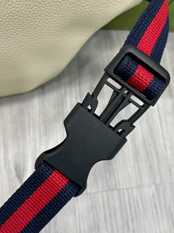 Model: 527792 Size: 22*13*6cm