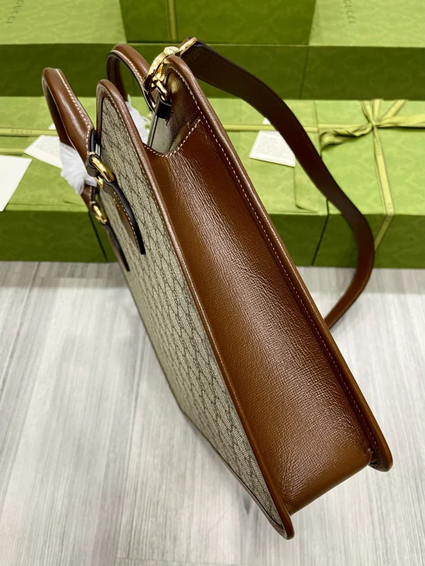 Model No: 674143 Size: 31*28*7cm