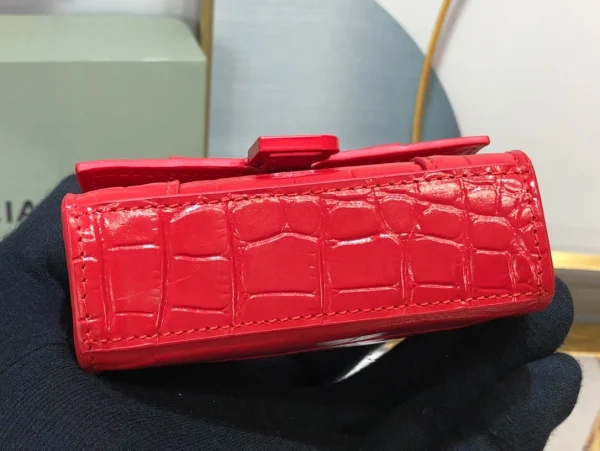Balenciaga Model: LG0115 Size: 11.5x14x4.5cm