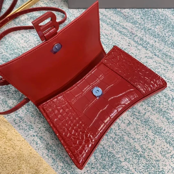Hourglass bag Model: 8895 Size: 23x10x24cm