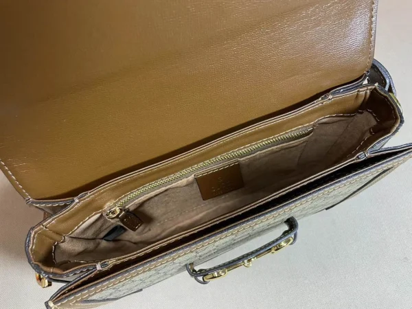 2020 Early Spring Series Model: 602204 Size: 25*18*8cm