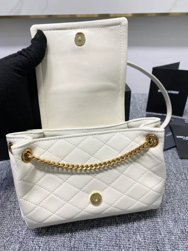Lambskin Size: 18x13x6cm Code: 672838