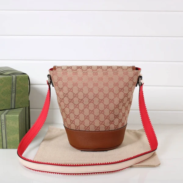 Model: 648794 Size: 24*27*11cm