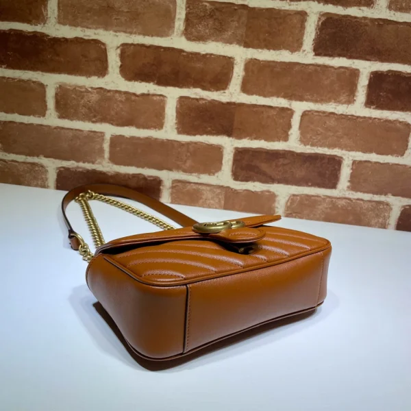 Model: 446744 Size: 23x14x6cm