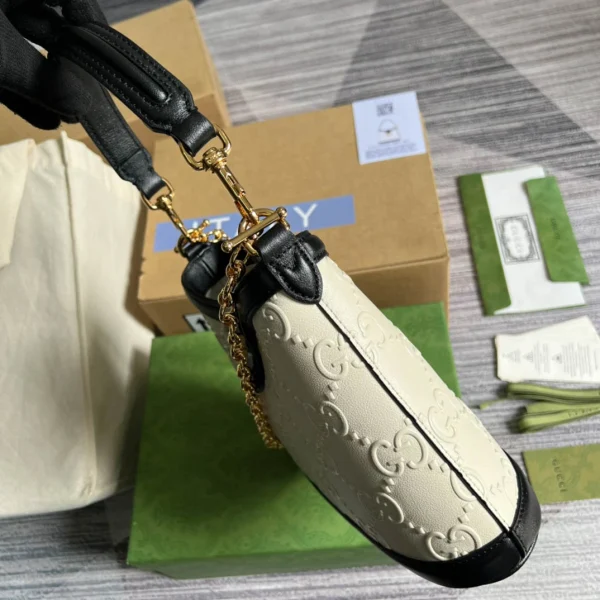 Model: 675788 Size: 25x21x9cm