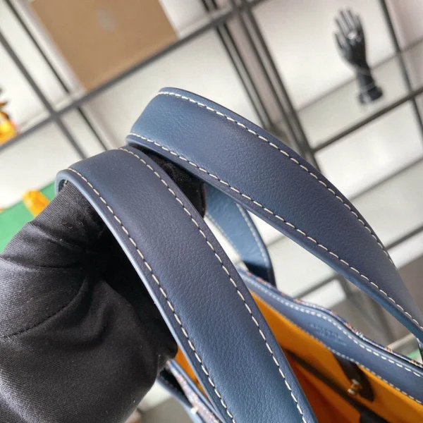 Men's Tote Size: 35x39x14cm