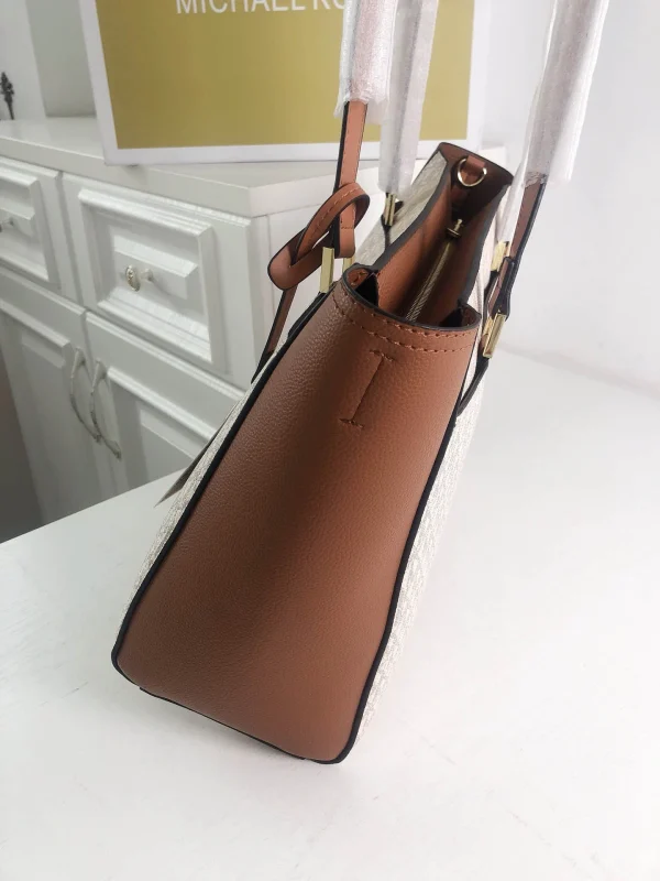MK Shoulder Bag Black L: 26 H: 32 W: 13